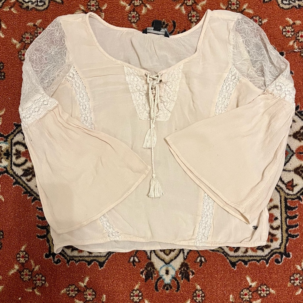 American Eagle Outfitters Cream V-Neck 3/4 Sleeve Tie Front Blouse